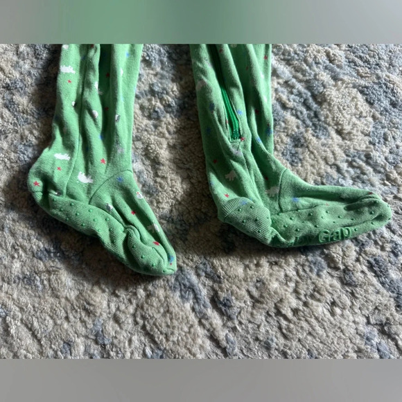 Baby Gap Green Polar Bear Zip Footed Sleeper Pajamas 18–24 Months - Picture 6 of 8